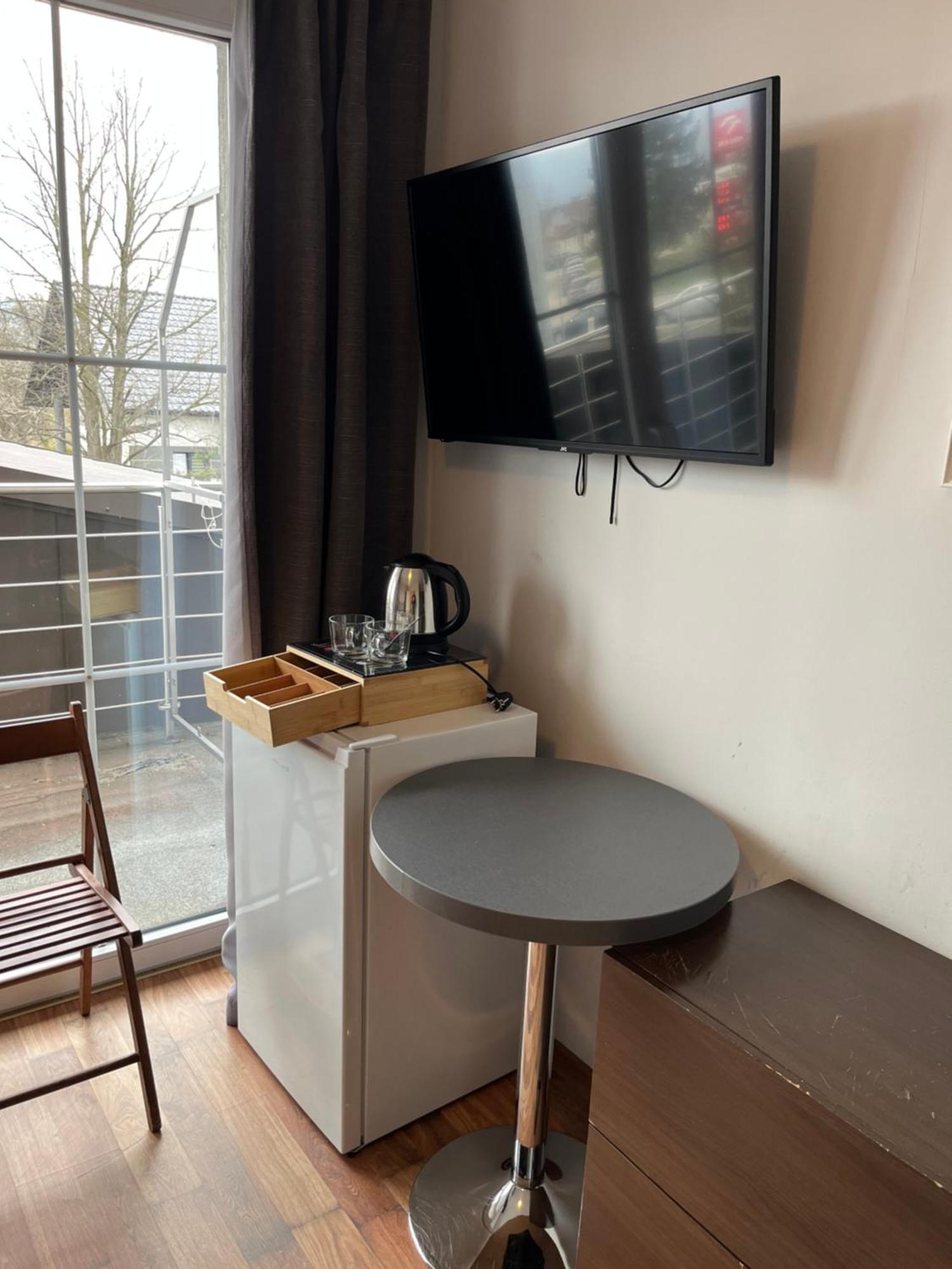 Route 7 Rooms Myslenice Exterior photo