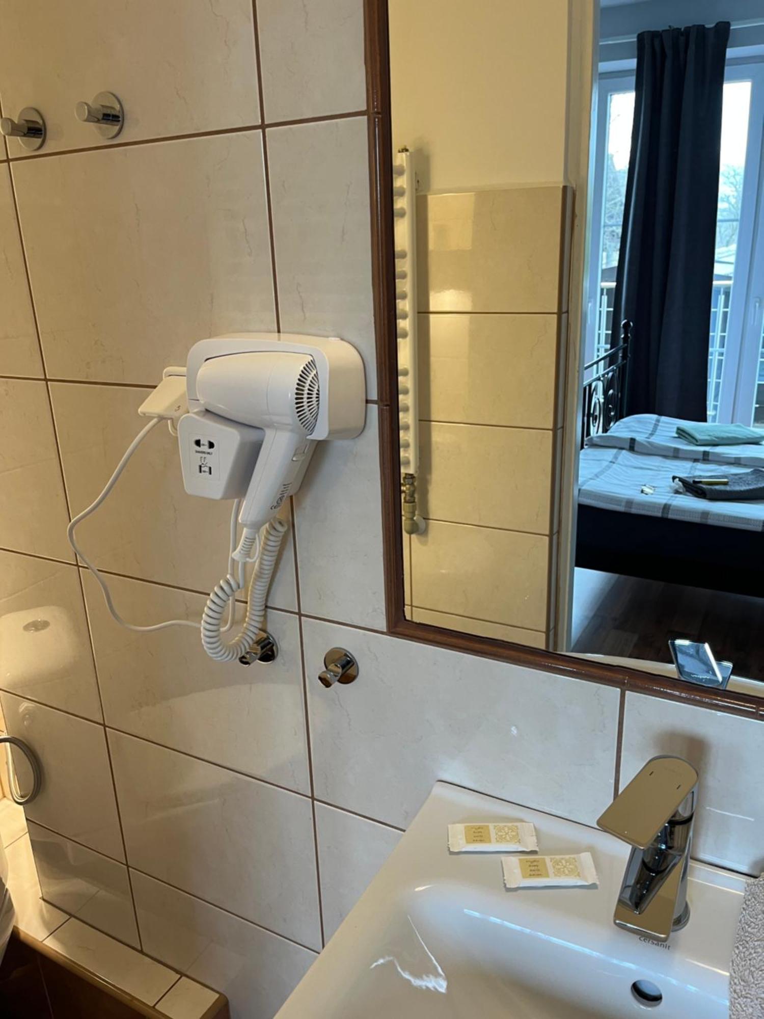 Route 7 Rooms Myslenice Exterior photo